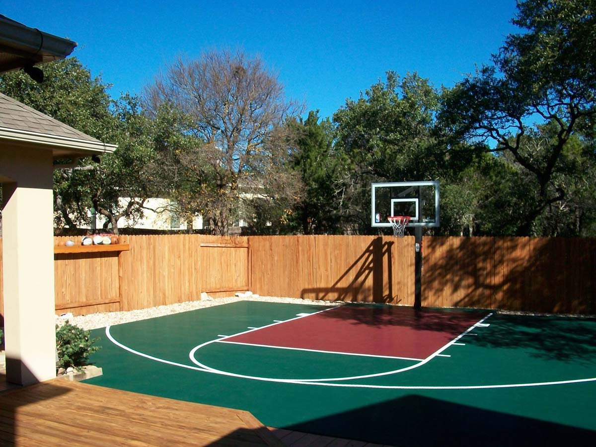 How you a whole NBA player and NOT have a court at your crib